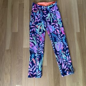 weekender 21” high rose crop legging in oyster bay navy you’ve been spotted